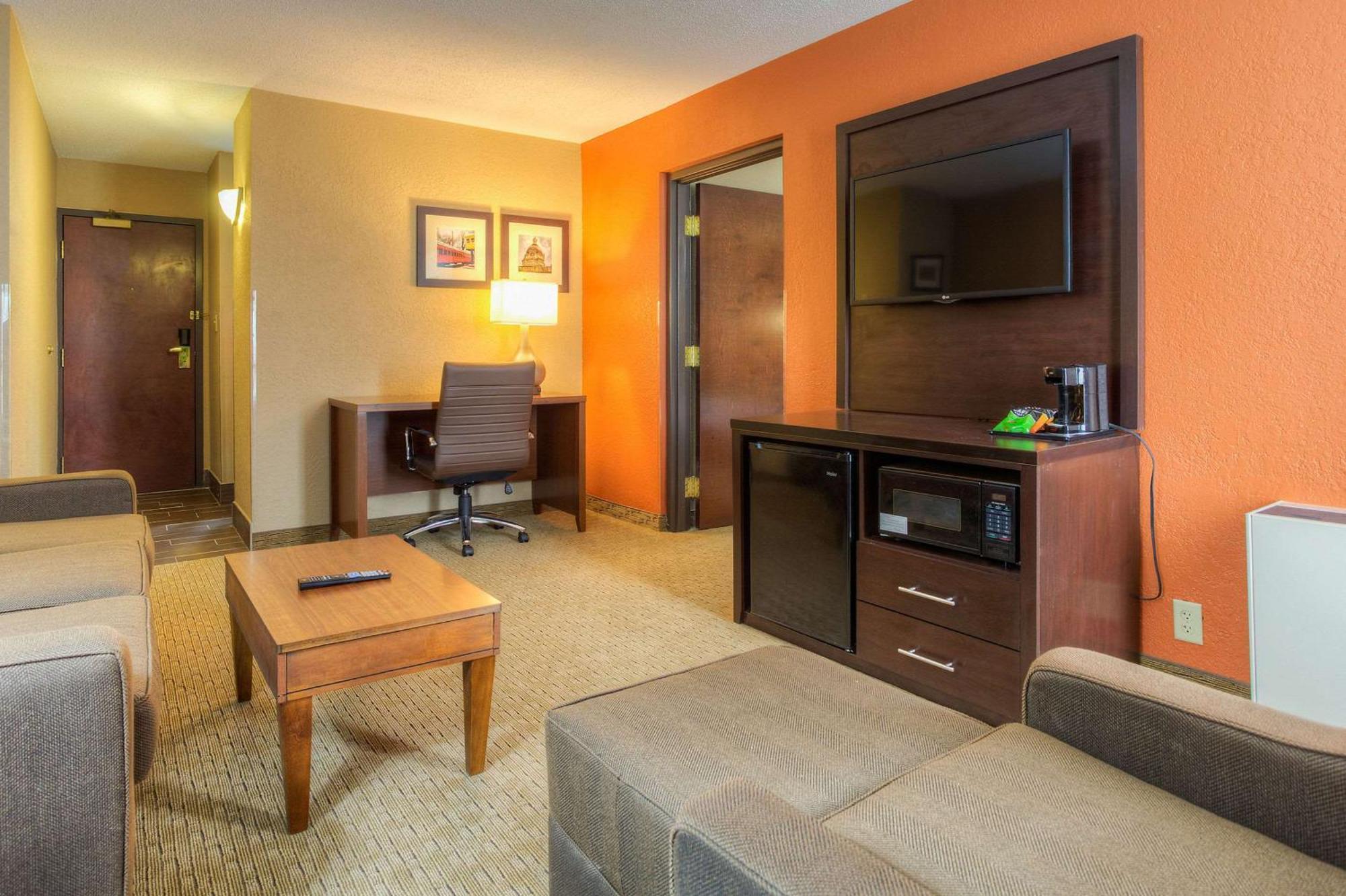 Comfort Inn & Suites Evansville Airport Exterior foto
