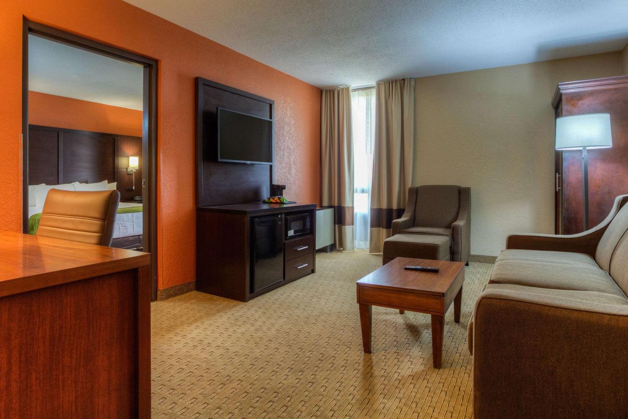 Comfort Inn & Suites Evansville Airport Exterior foto